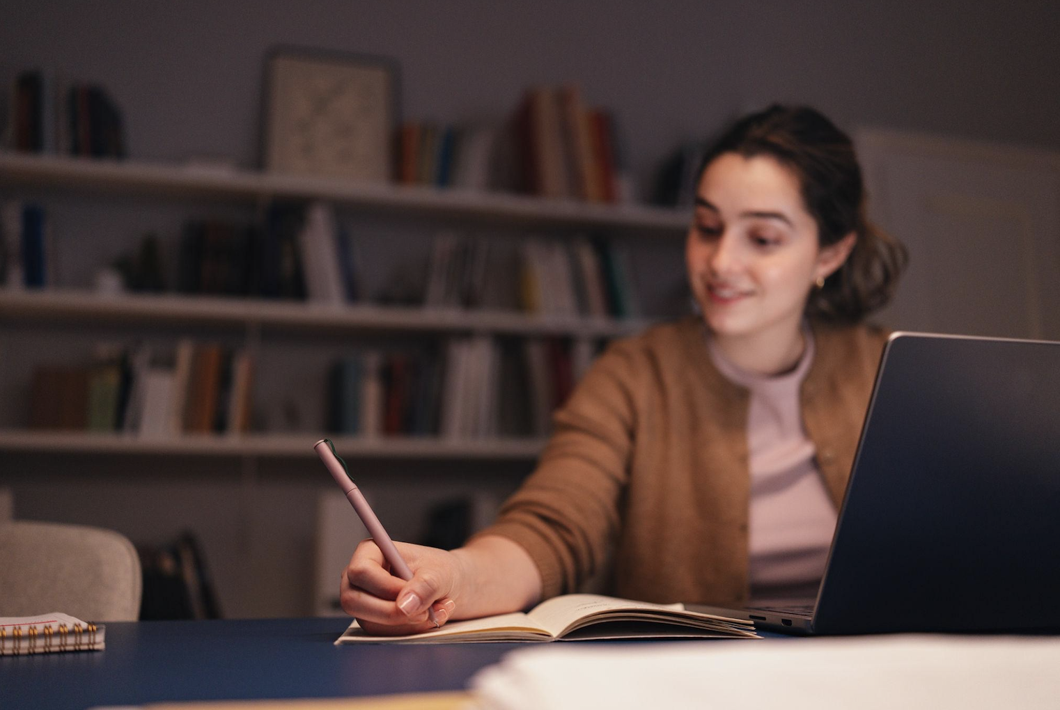 How WhatsApp & SMS Payment Reminders Improve Library Revenue Collection